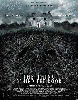 Фильм Нечто за дверью (2023)
